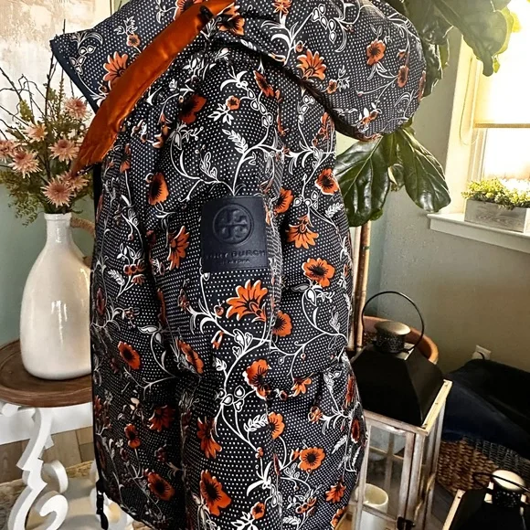 Tory Sport Puffer Jacket - Picture 2 of 6